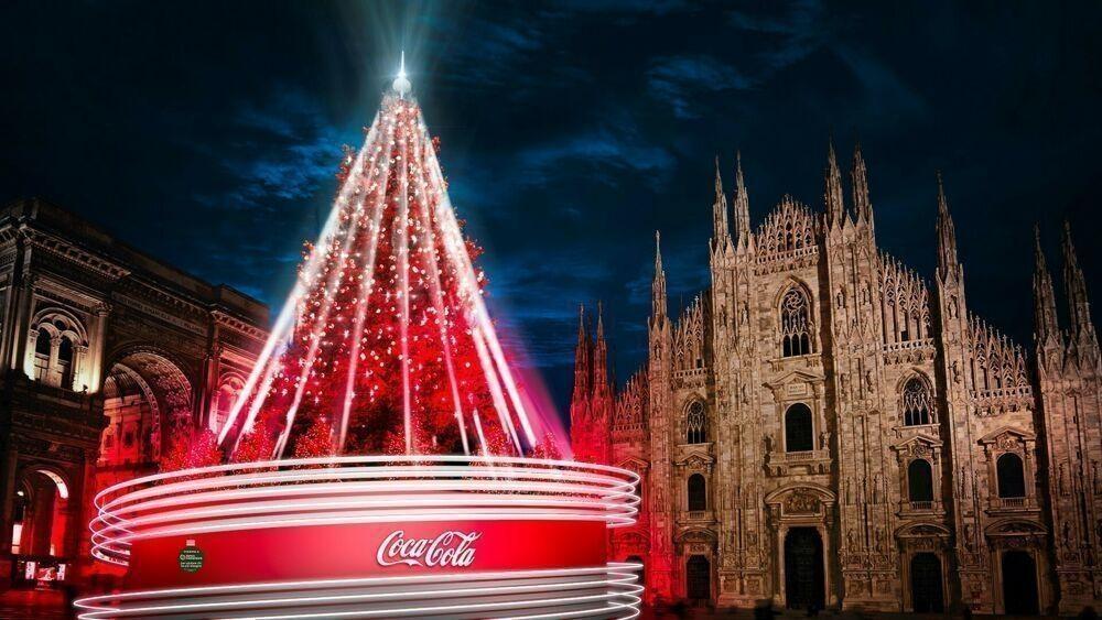 L'albero di Natale in Piazza Duomo a Milano