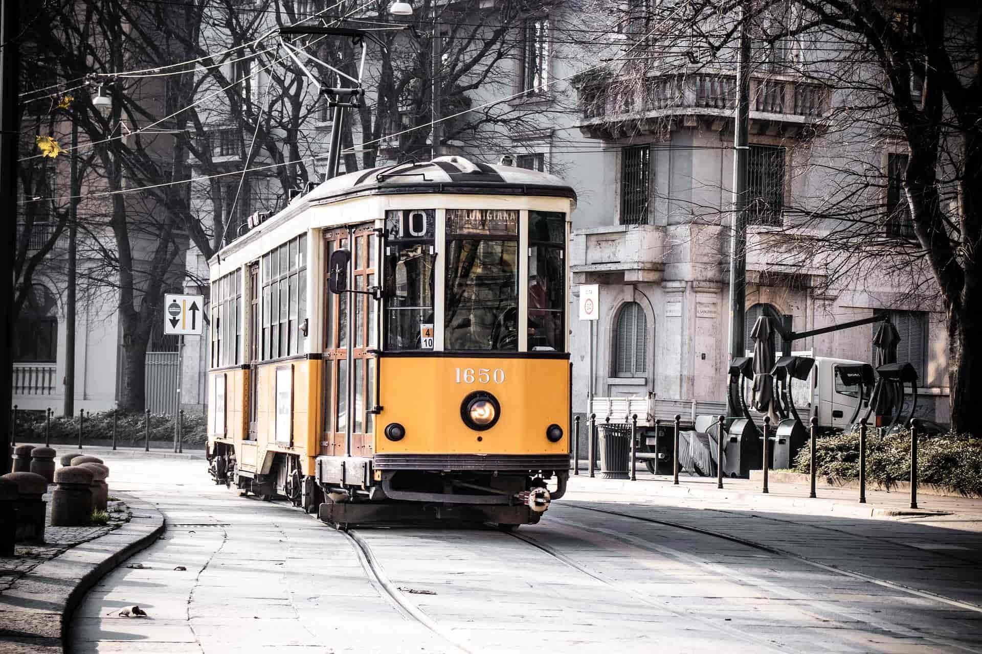 atm rinnovo gratis tessera in scadenza abbonamenti trasporti bus tram metro metropolitana milano foto michela solbiati pixabay milanofree