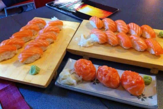 nighiri-salmone-sushi-ristorante-itouke-milano