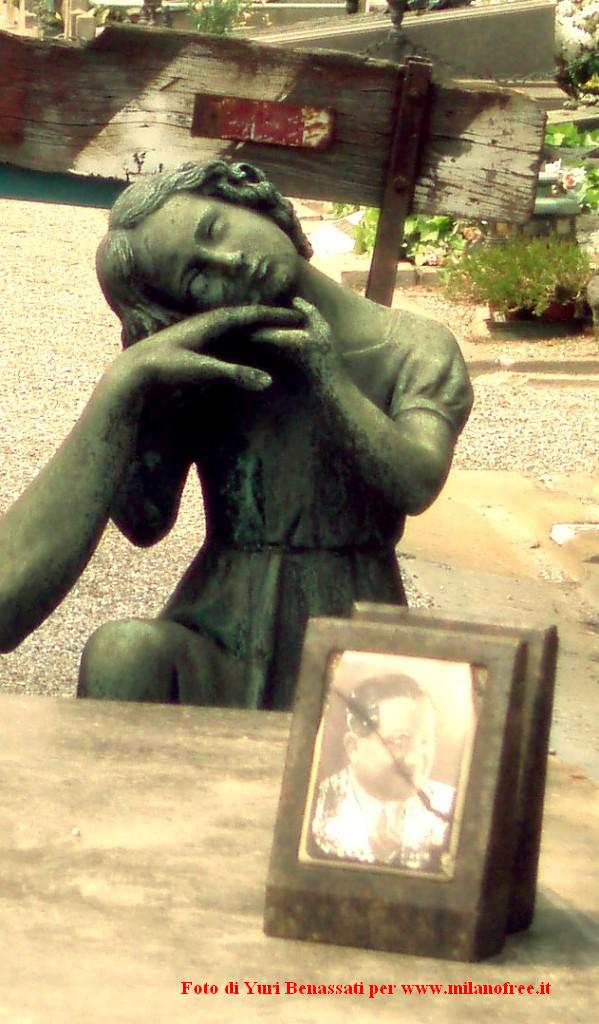 statua cimitero monumentale milano