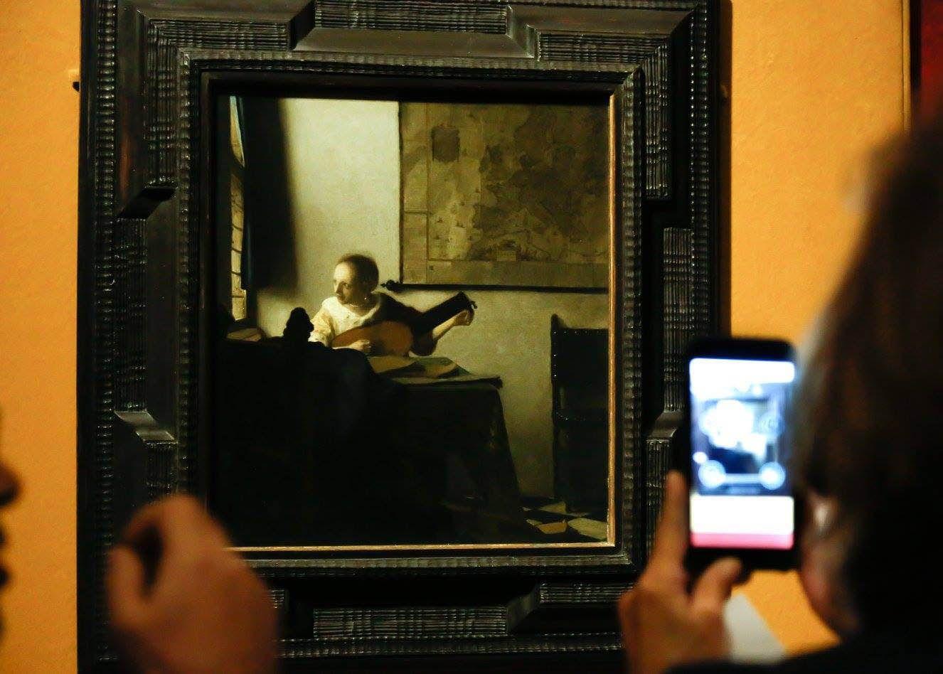 vermeer la donna con il liuto dal metropolitan museum new york in mostra museo di capodimonte napoli tiziana leopizzi