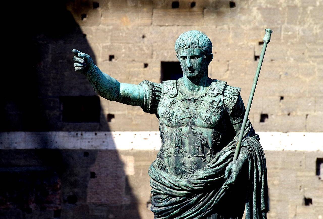 images/stories/monumenti/statua-imperatore-roma-pix.jpg